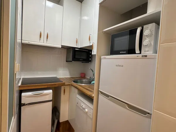 Piso en calle de Morejón, 2