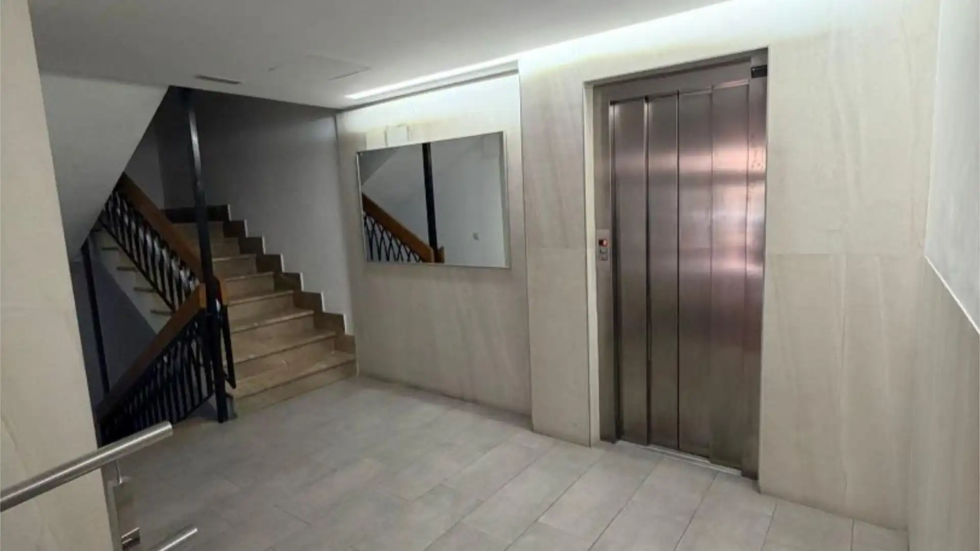 Piso en  Calle Poeta Manuel de Góngora 13 - Foto 2