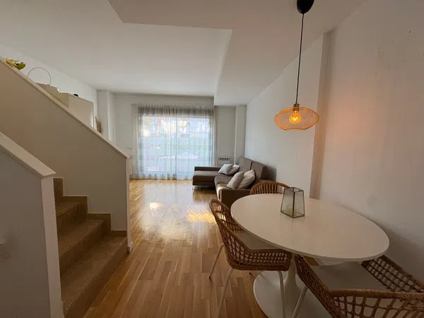 Chalet adosado en Calle de Josep Maria Vila, 18, Centre-Estanys - Foto 4