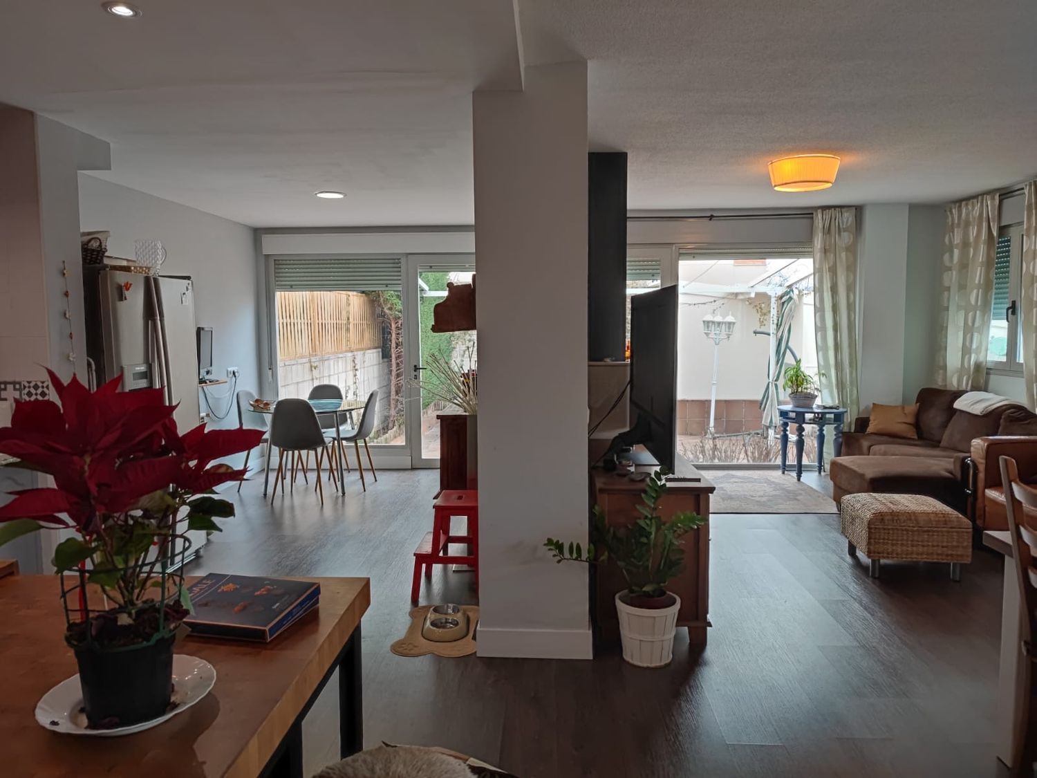 Chalet pareado en calle Federica Montseny, 2