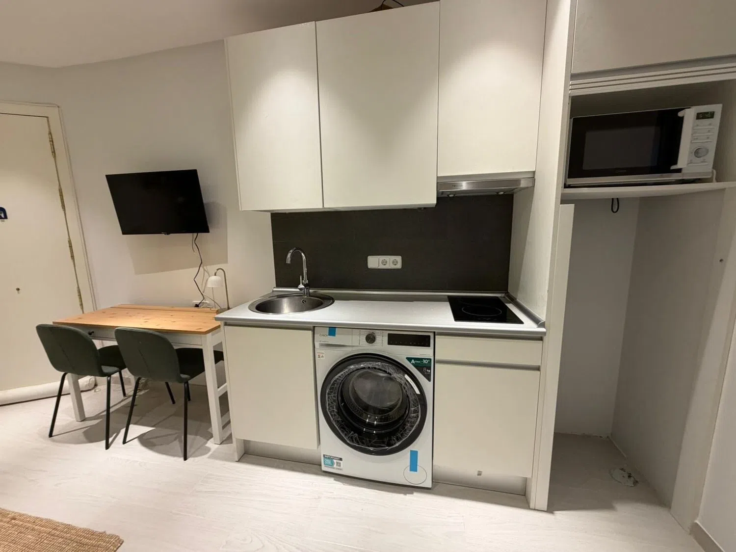 Piso en calle de la Infanta Mercedes, 3 - Foto 11