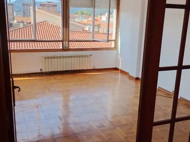 Piso en  Calle Julián Ceballos 23 - Foto 2