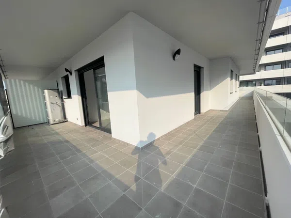 Piso en La Catalana - Foto 1