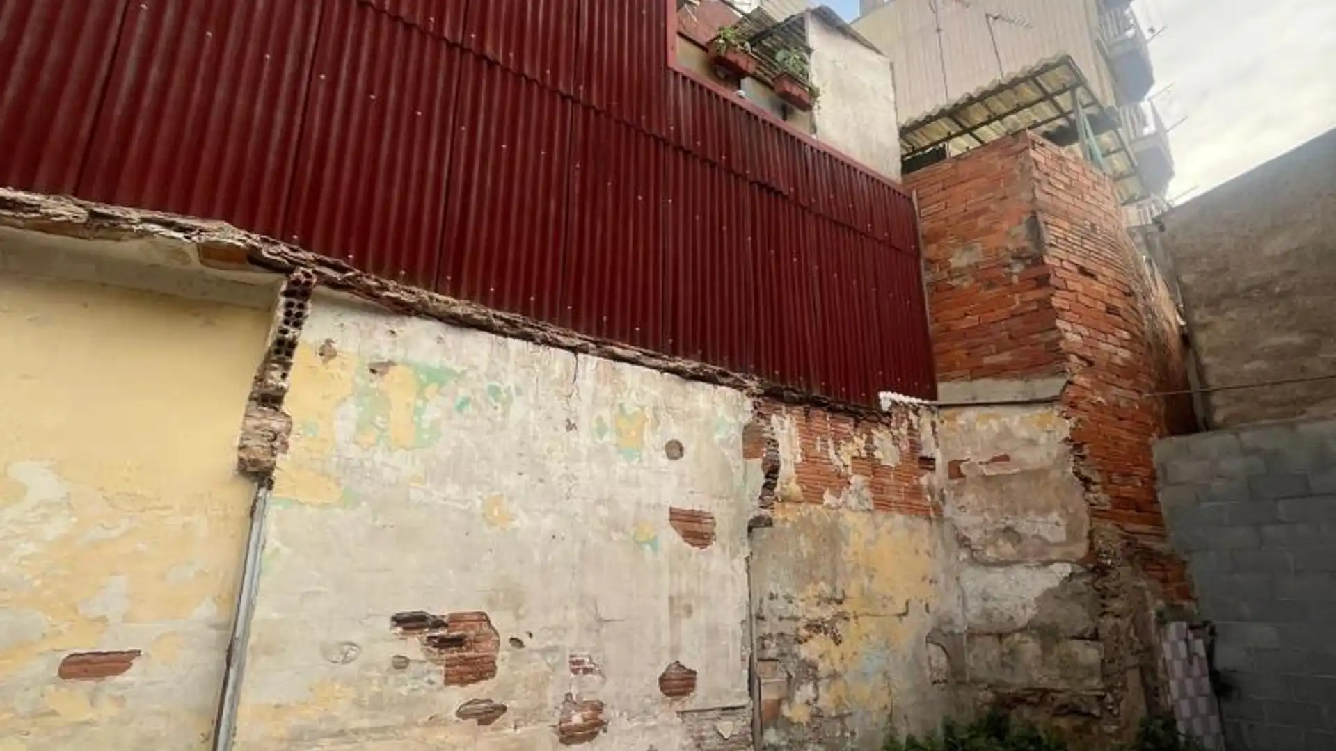 Finca rústica en  Carrer de Navata 9 - Foto 4