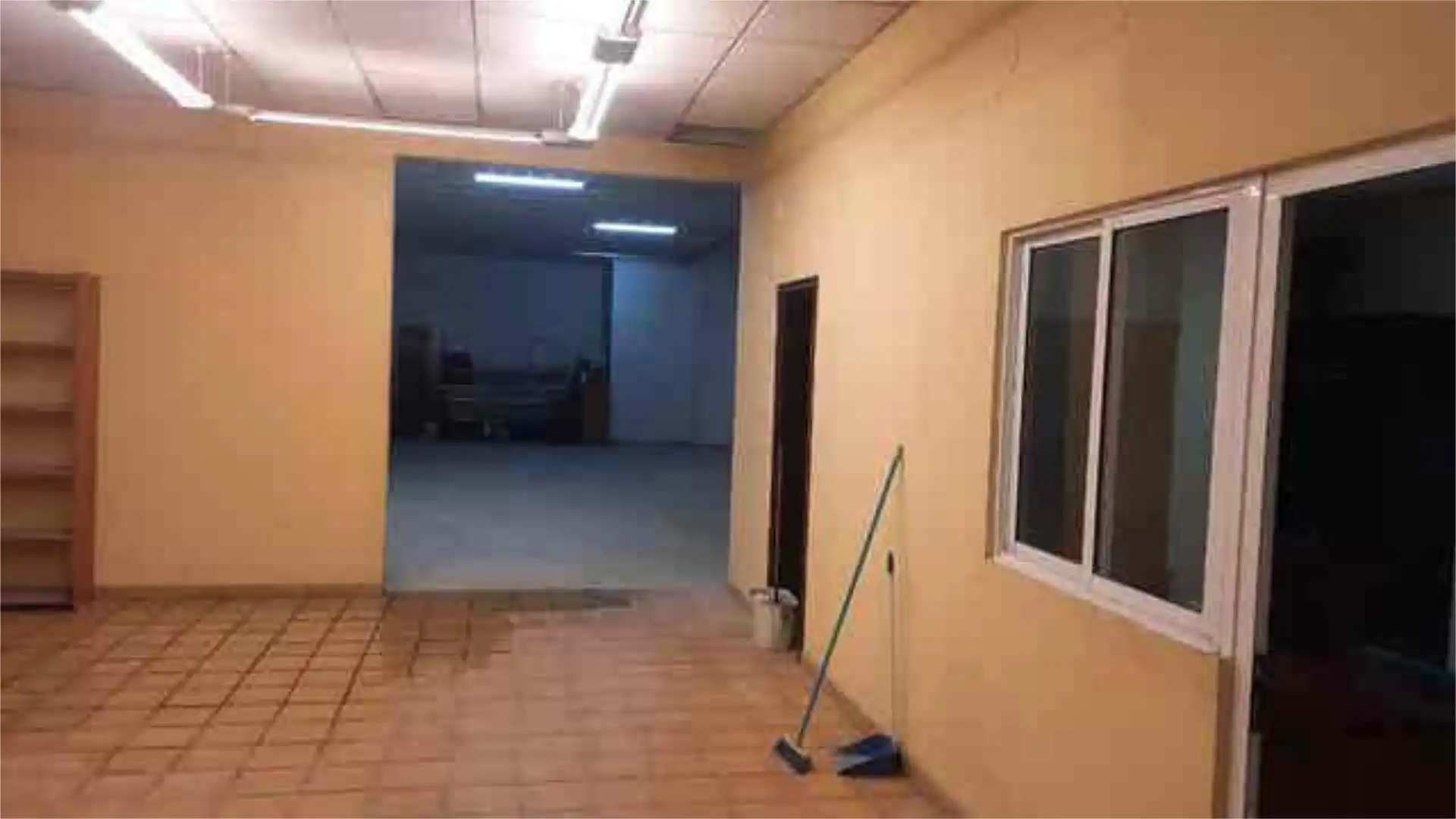 Local comercial en García Barbón - Foto 6
