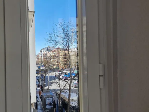 Piso en calle Alcalá, 104