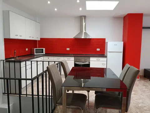 Casa independiente en avenida Buenos Aires, 110