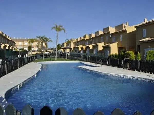 Chalet adosado en Calle San Silvestre de Guzmán, 28 - Foto 1