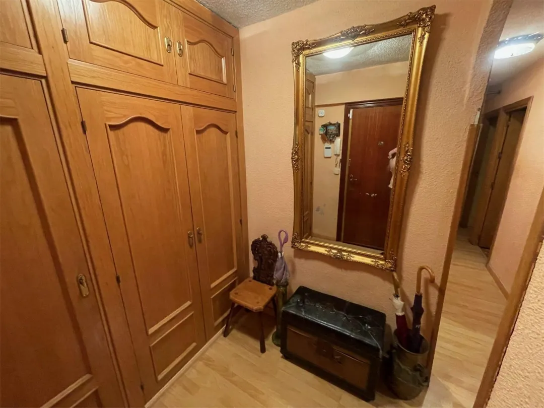 Piso en  Calle Amos de Escalante 4