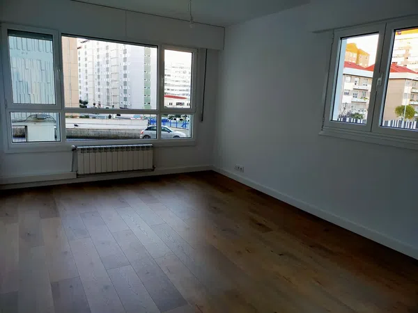 Piso en avenida Glasgow, 4