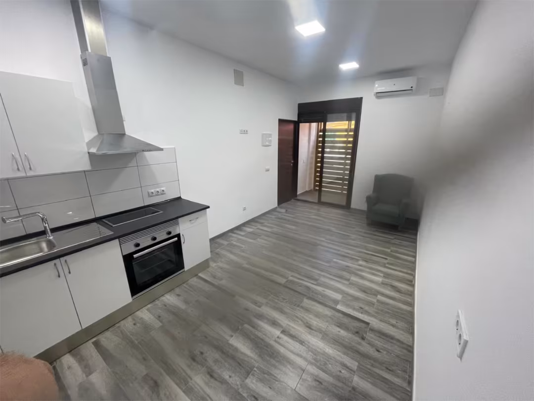 Estudio en  Carrer Reis Catòlics 42
