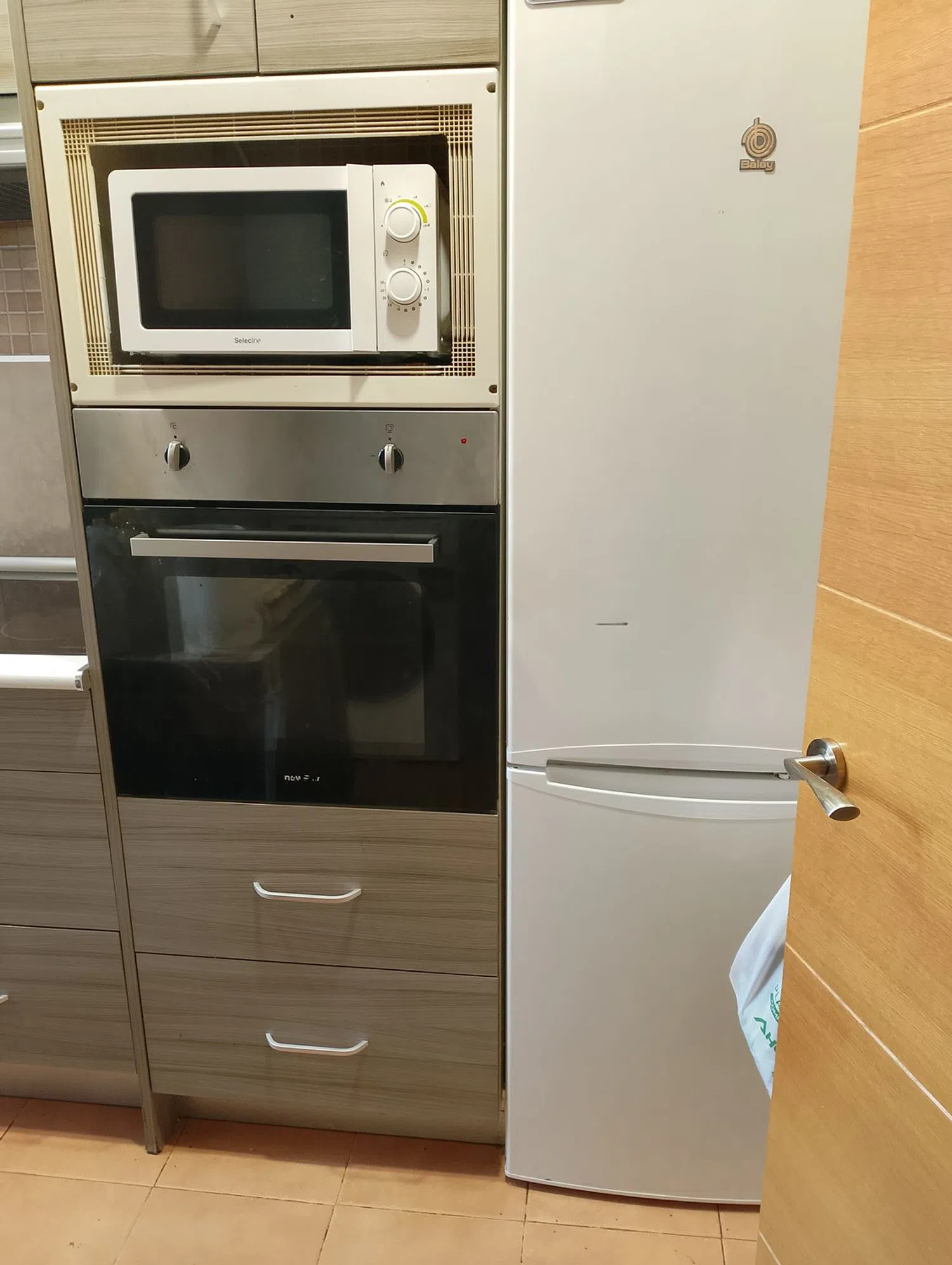 Piso en calle de Navalmoral de la Mata, 22 - Foto 2