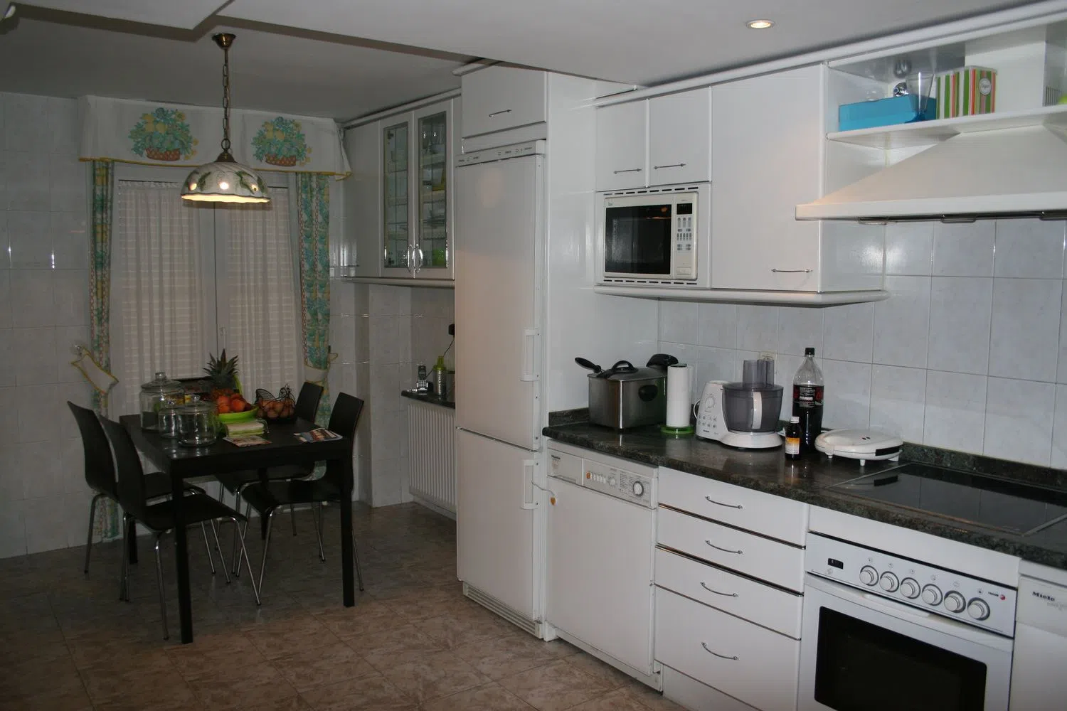 Chalet adosado en calle del Mar Cantábrico, 120 - Foto 1