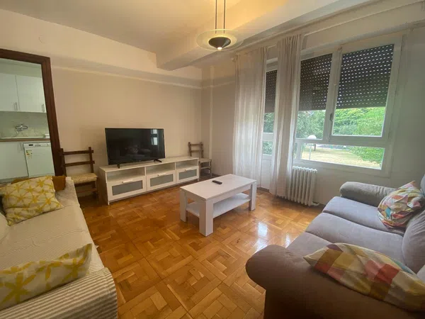 Piso en calle Esquíroz, 23