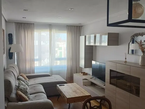Piso en Calle Clara Campoamor, 1, HUCA-La Cadellada - Foto 1