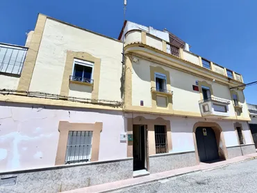 Casa adosada en  Calle Teruel 10 - Foto 3