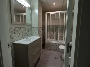 Piso en  Calle Julio Cienfuegos Linares 6 - Foto 4
