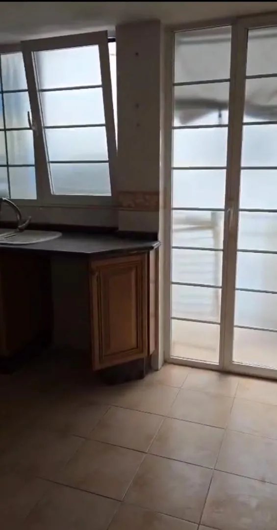 Piso en  Carrer de Ciril Amorós 42 - Foto 3