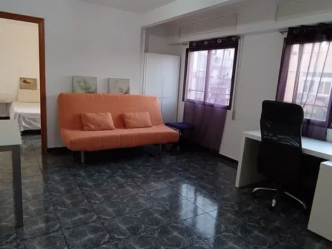 Piso en avenida de la Constitució, 80