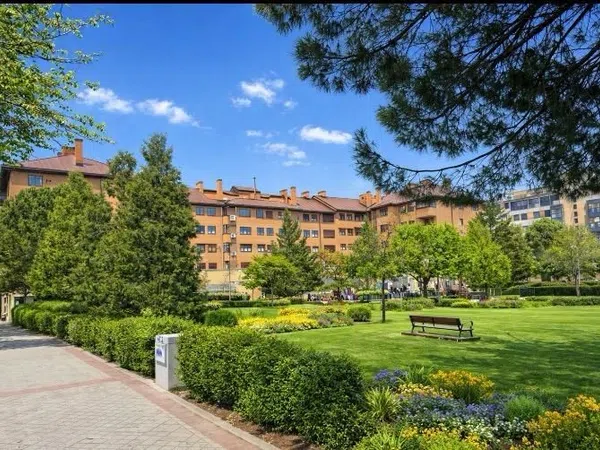 Piso en avenida del Monasterio de El Escorial, 84