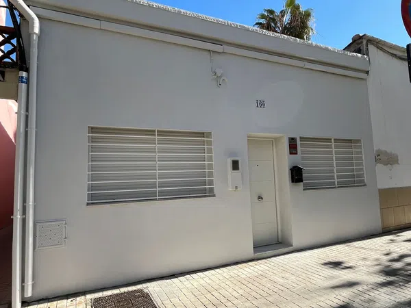 Casa independiente en calle de Cavite, 160