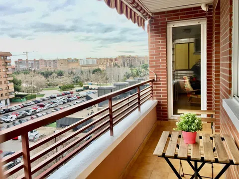 Piso en calle Reino, 4