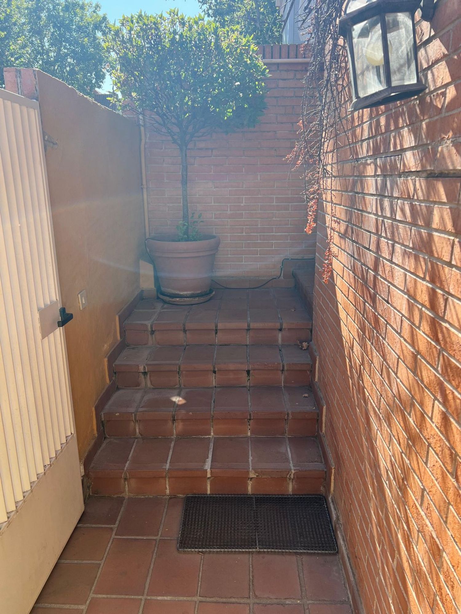 Chalet adosado en calle de Arévalo Lara, 41 - Foto 2