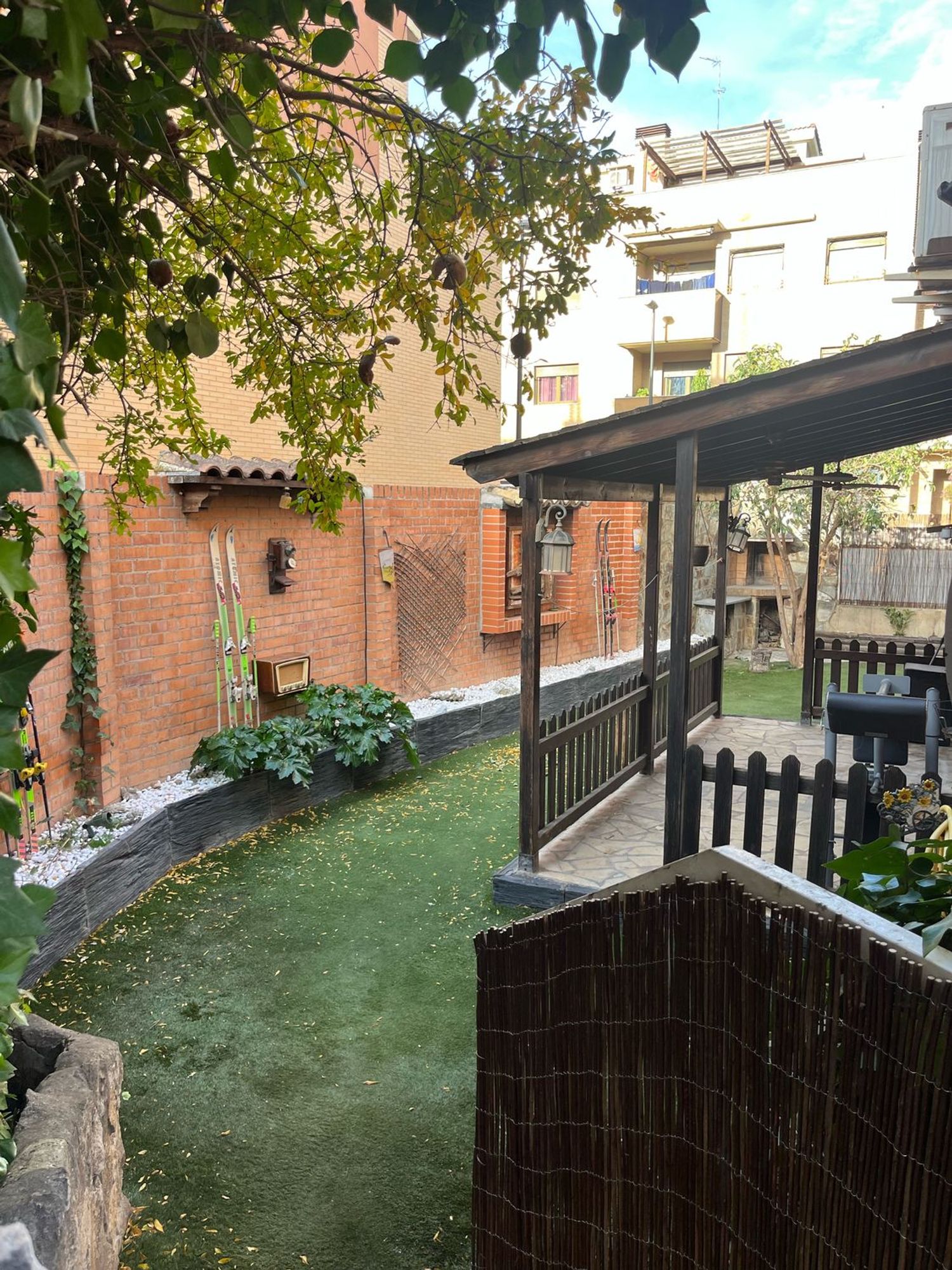 Chalet adosado en calle del Sauce, 22 - Foto 1