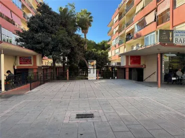 Local comercial en  Avenida Ricardo Soriano 18 - Foto 1