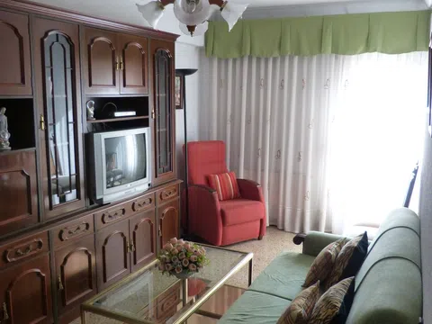 Piso en calle Gil Morlanes, 35