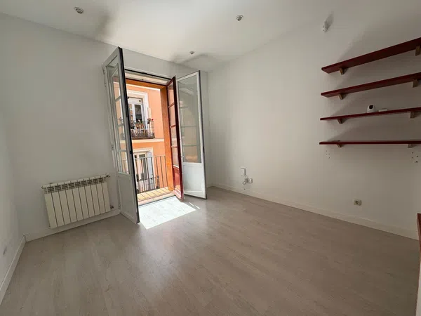 Piso en venta en Calle de Embajadores, 26