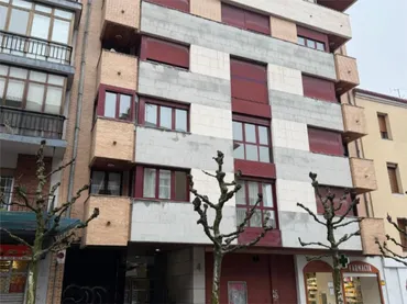 Piso en  Avenida de Álvaro López Núñez 4 - Foto 1