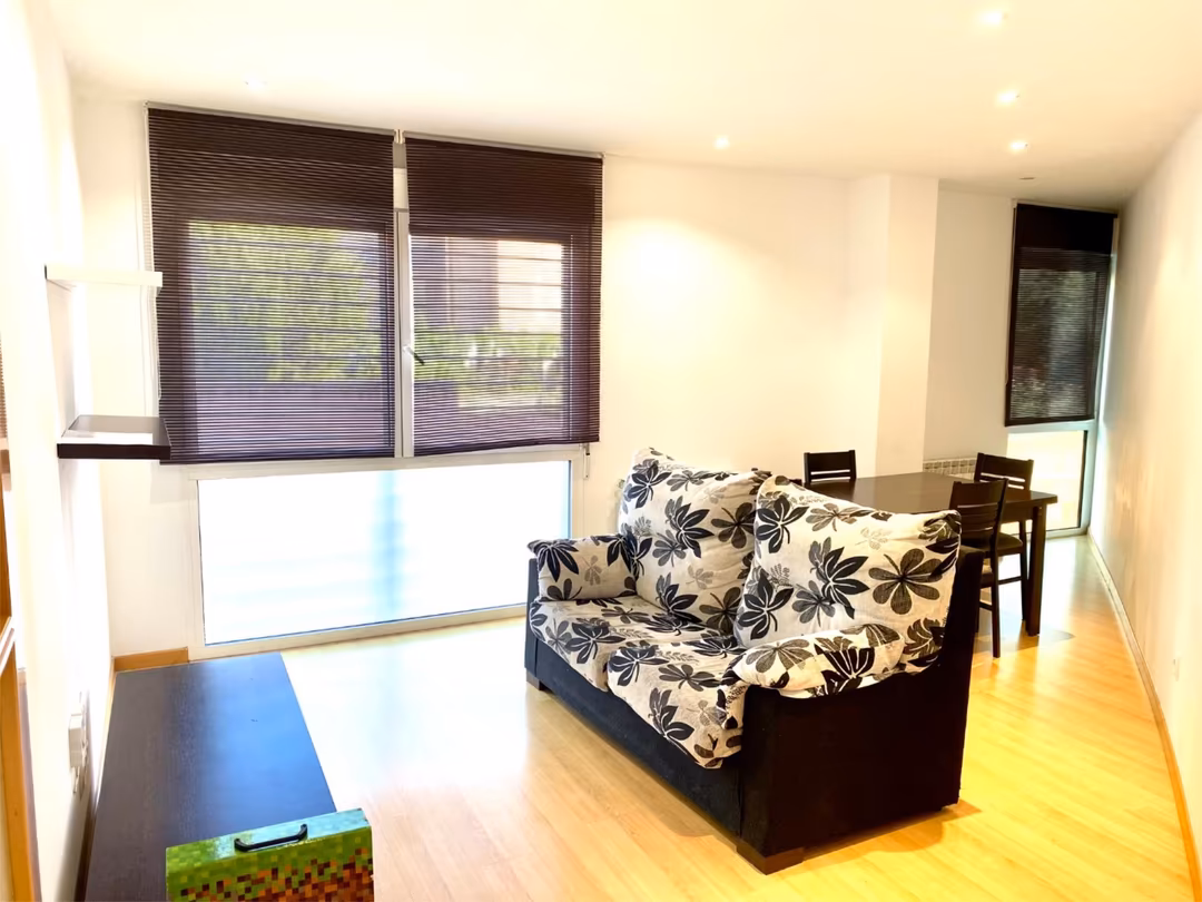 Piso en  Calle Pintor Carlos Santiesteban 4