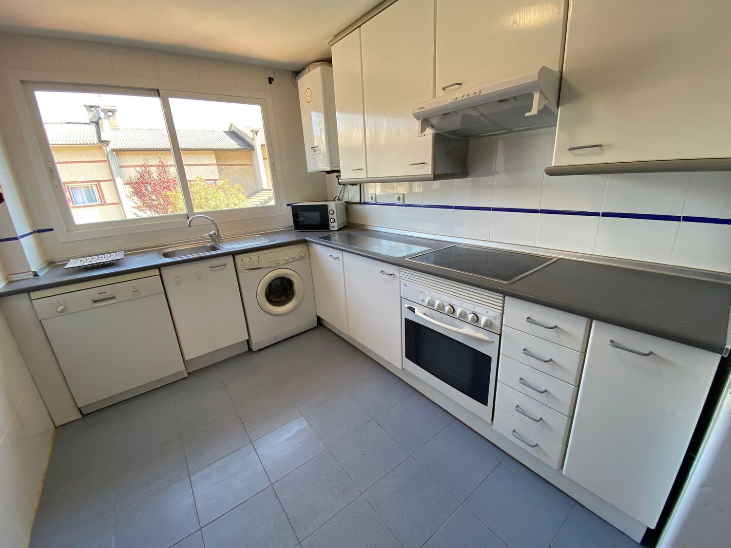 Chalet adosado en Calle de Clara Campoamor, 7, Parquelagos - Puente Nuevo, Parquelagos - Puente Nuevo - Foto 5