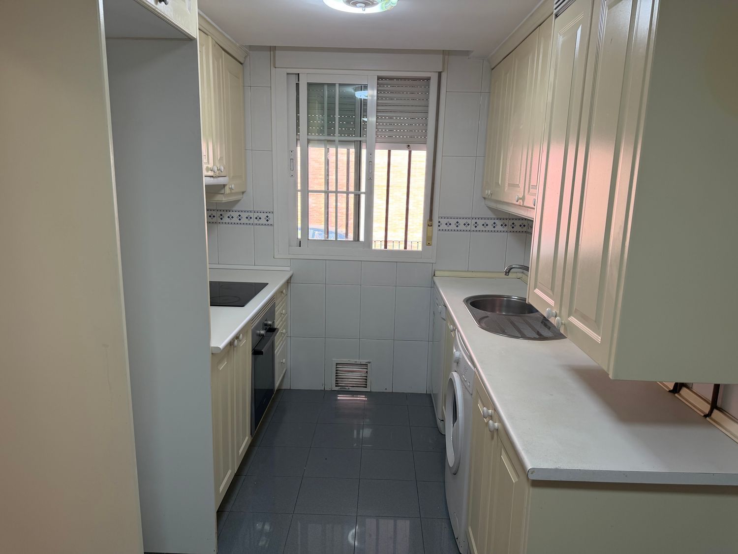 Chalet adosado en Calle Valle de Cardos, Valdezarza - Foto 17