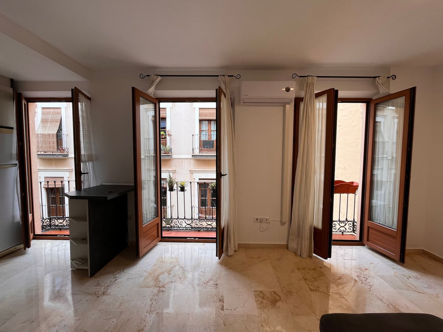 Alquiler de dúplex en Calle San Jerónimo, 9 - Foto 1
