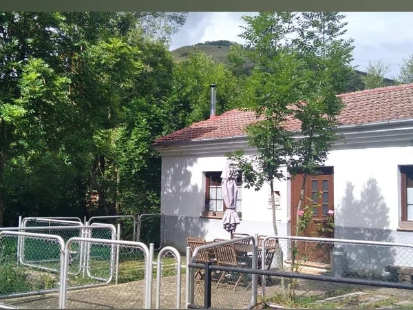 Casa de pueblo en Calle José Álvarez González s/n - Foto 1