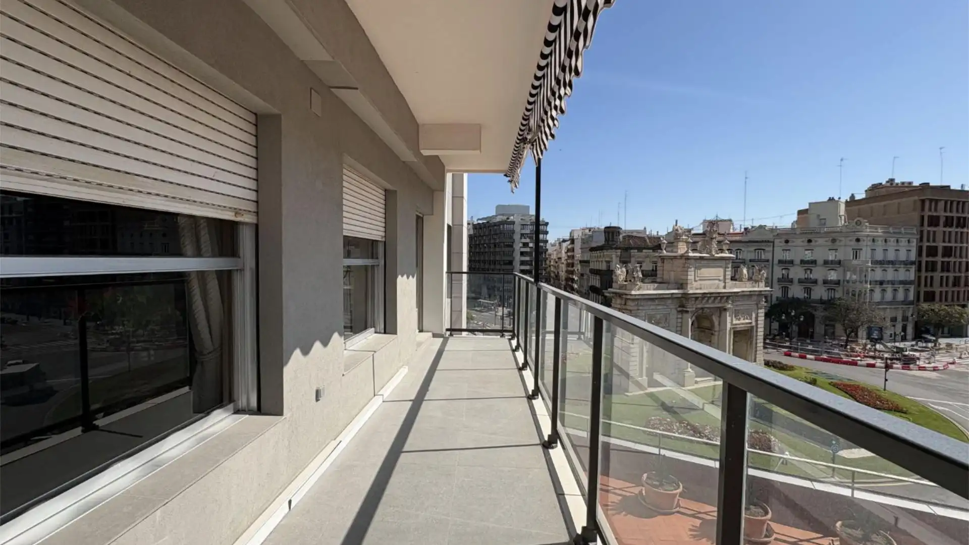 Piso en  Plaça de la Porta de la Mar 6 - 9 - Foto 1