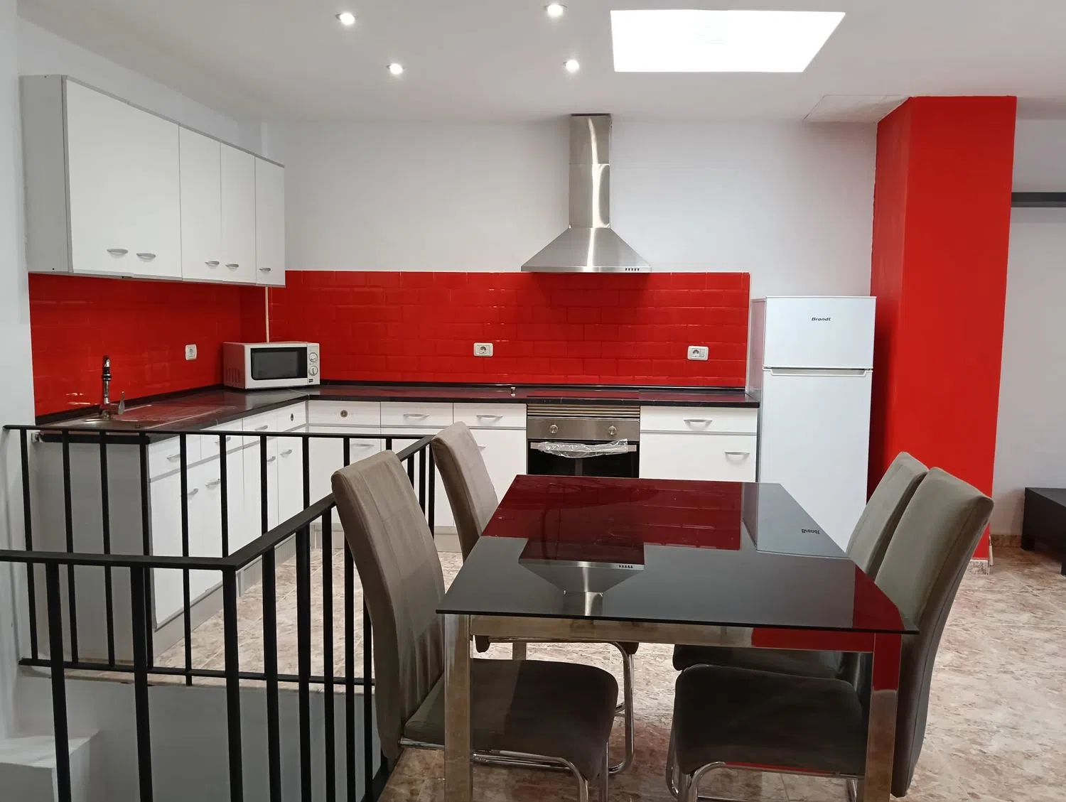 Casa independiente en avenida Buenos Aires, 110 - Foto 1