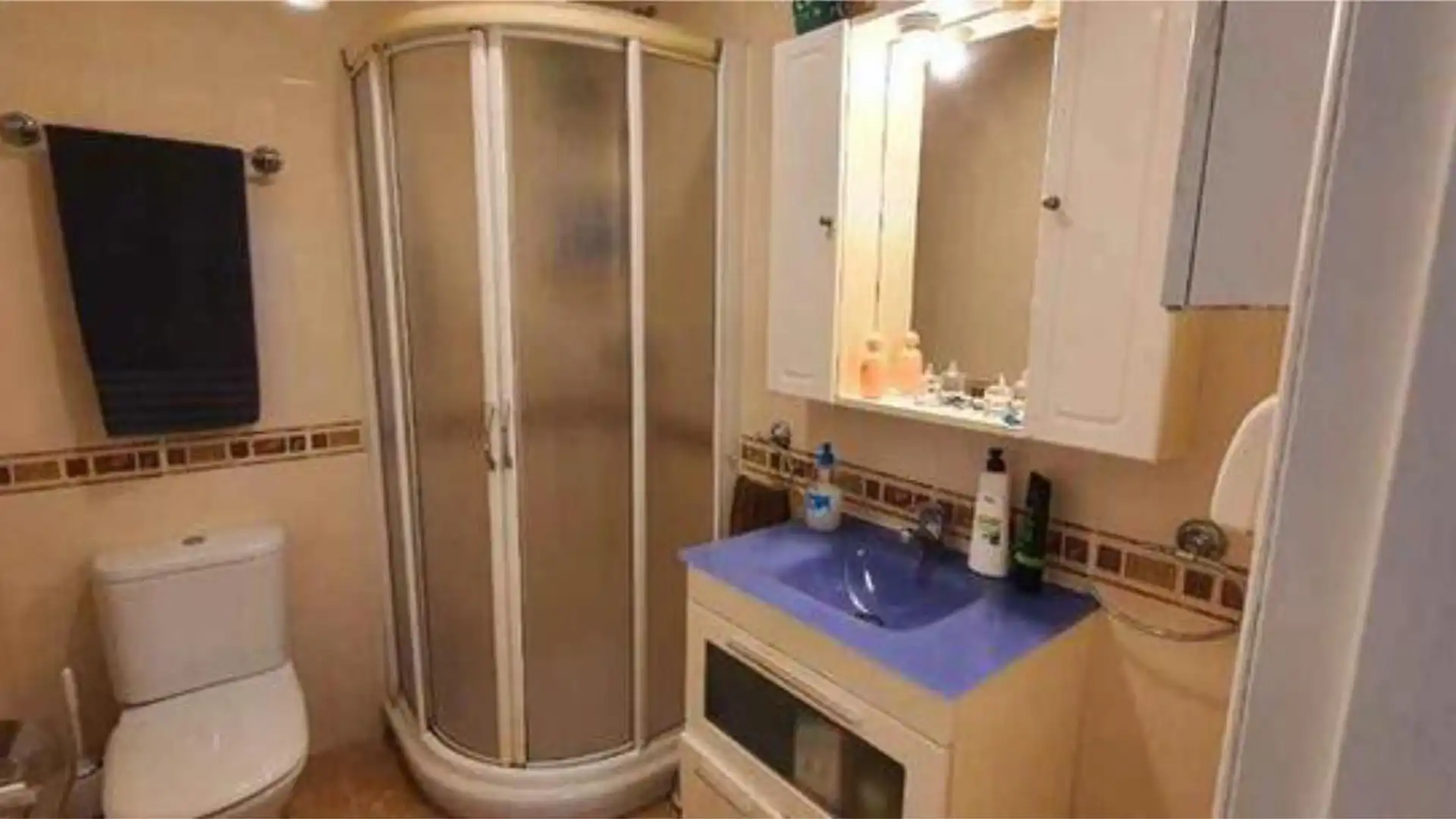 Piso en barrio - Foto 4