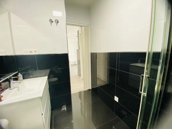 Piso en calle de la Laguna, 80