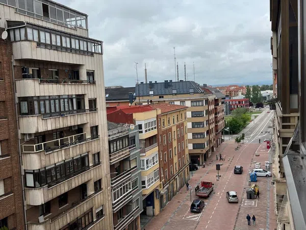 Piso en Avenida del Padre Isla, 118 - Foto 1