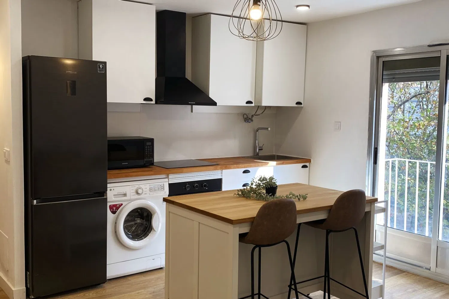 Piso en Barrio Valdeacederas - Foto 1