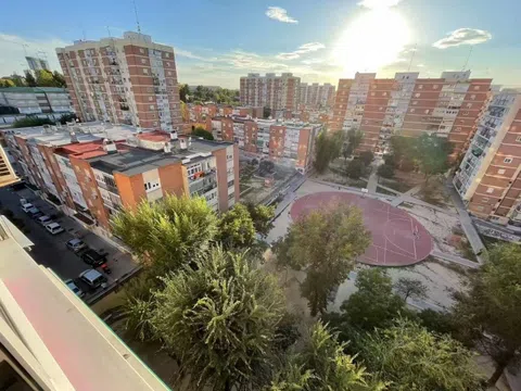 Piso en plaza de Fonsagrada, 6