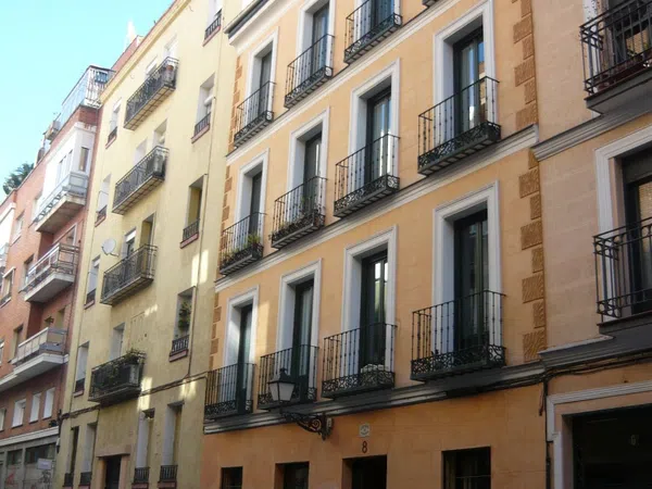 Estudio en calle de Medellín, 8