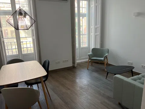 Piso en calle de Lavapiés, 28