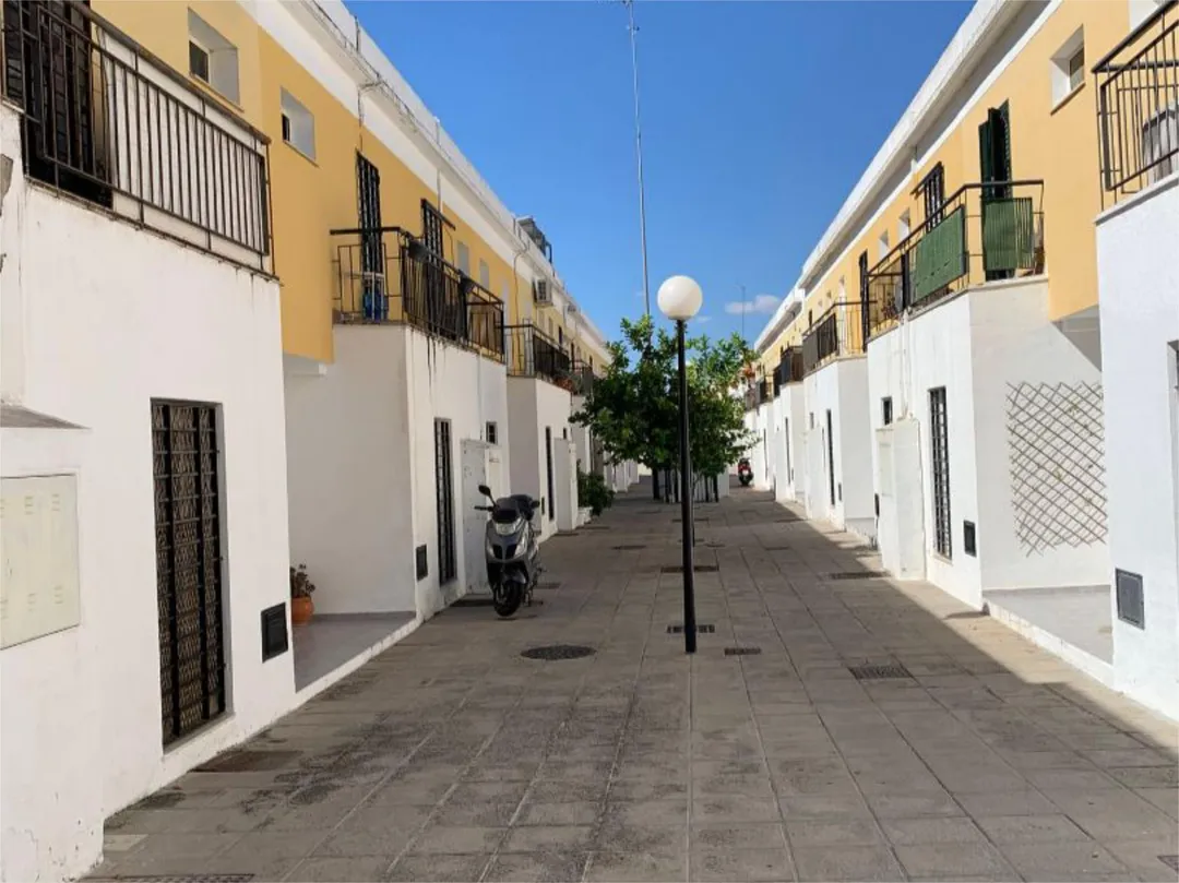 Casa adosada en  Calle de la Hijuela 19 - Foto 36