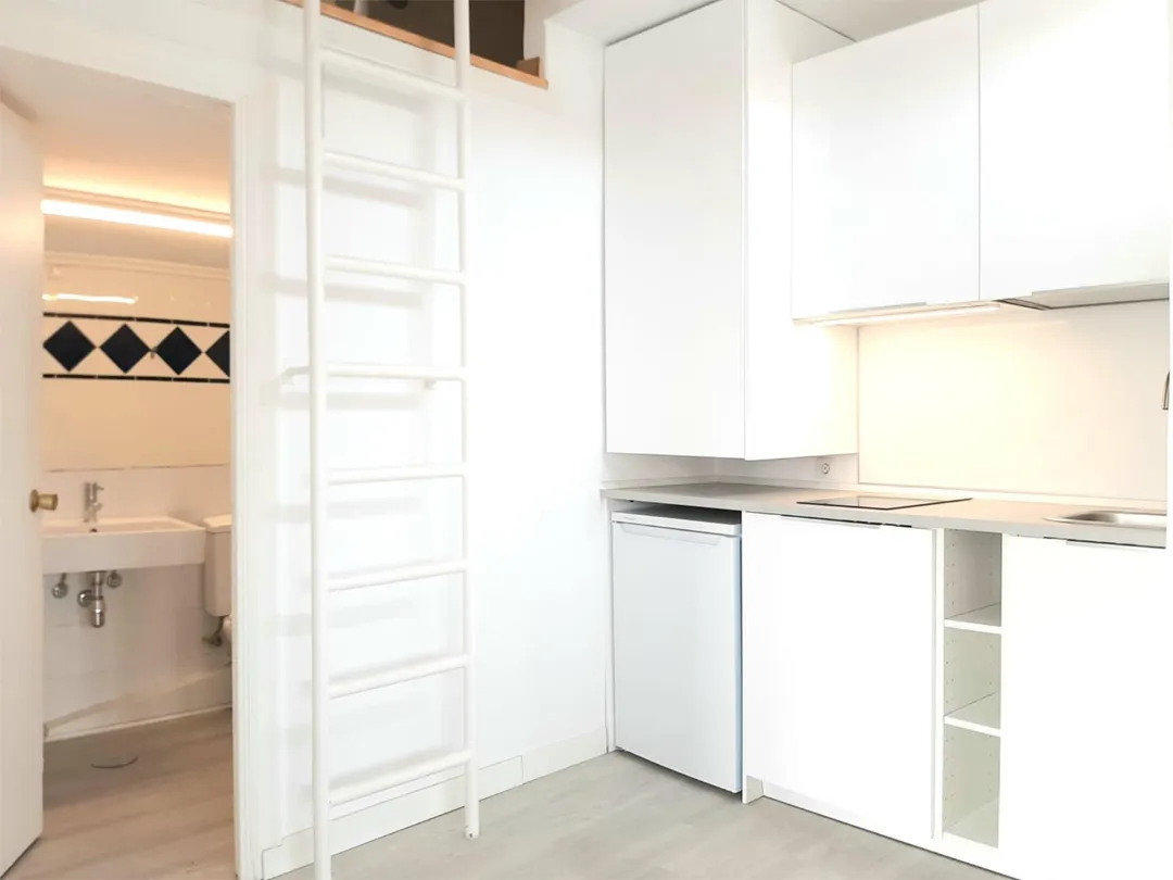 Estudio en  Calle de las Huertas 22