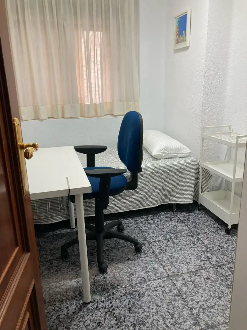 Piso en  Calle Campoamor - Foto 4