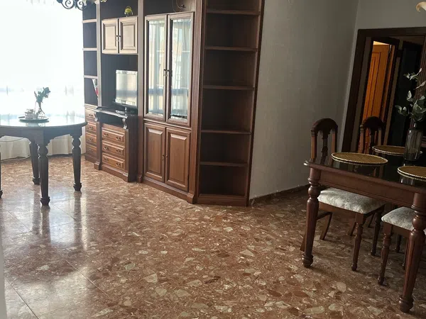 Piso en Calle Sagunto, 73 - Foto 2